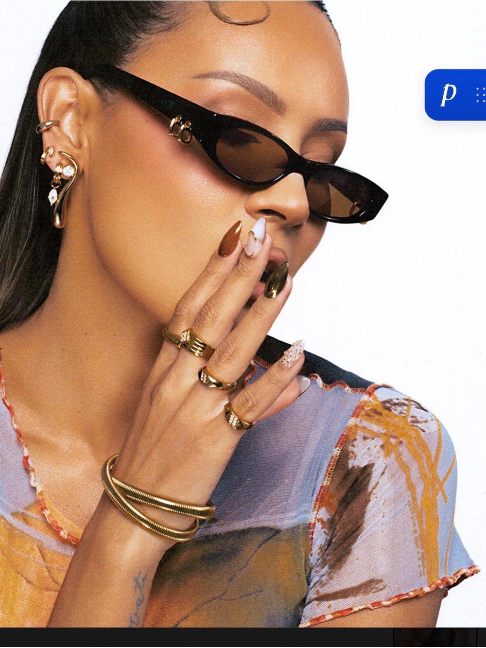 DEZI Gold-Tone slay  Set with Black Sunglasses Accent